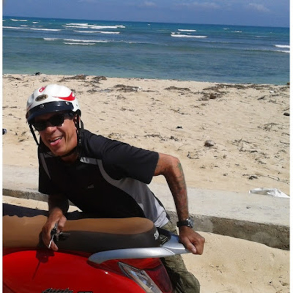 Meet your Posher, Daniel - Picture 1 of 1